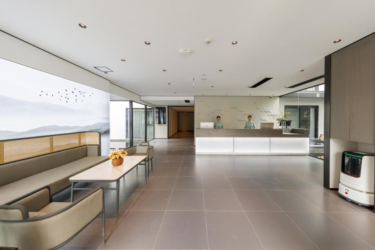 Gongxili - Xige Hotel Free Welcome Tea And Dessert 청두 외부 사진